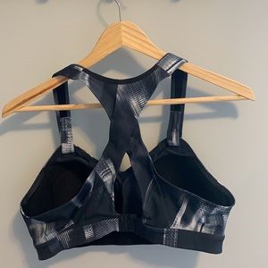 Brooks Juno high impact sports bra
